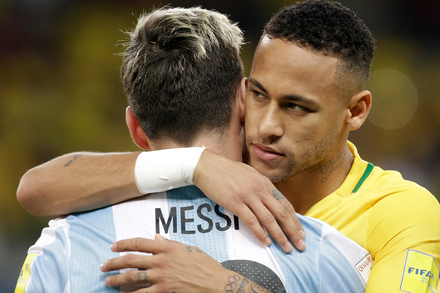 Neymar e Messi têm maiores salários de atletas no mundo -
