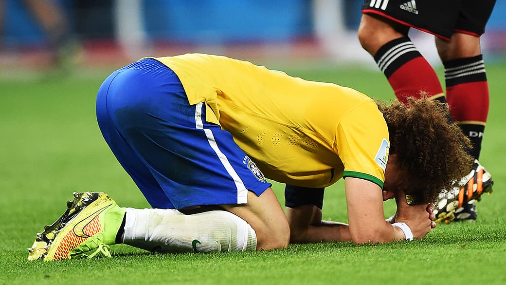 David Luiz chora a derrota do Brasil para a Alemanha