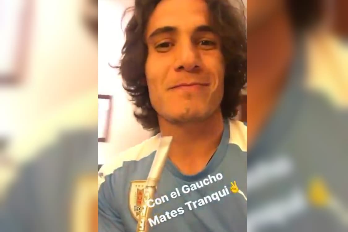 Cavani publica vídeo ouvindo a dupla Henrique e Juliano no Instagram