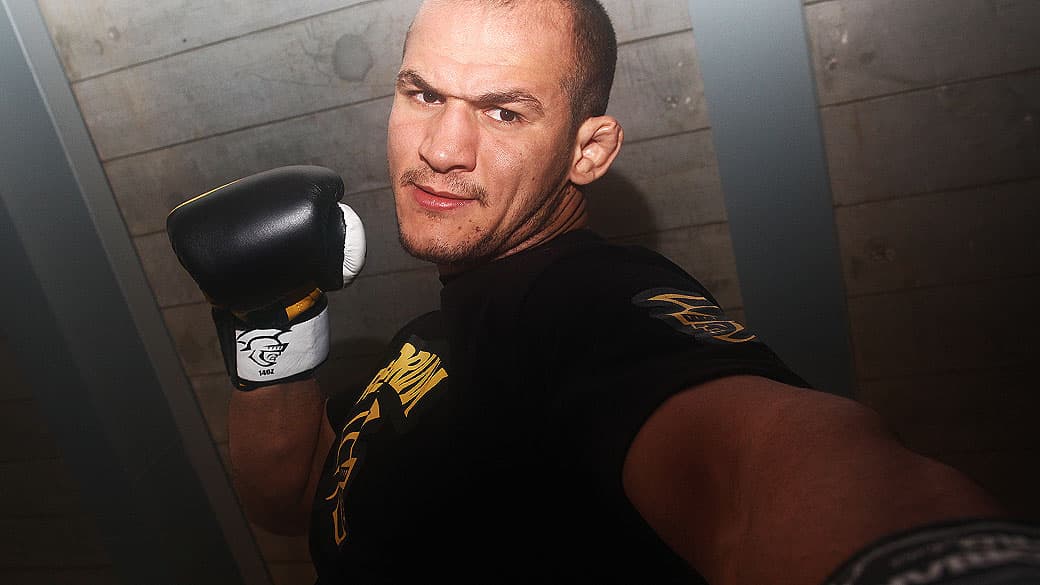Junior Cigano: fora de combate após fraturar o dedo