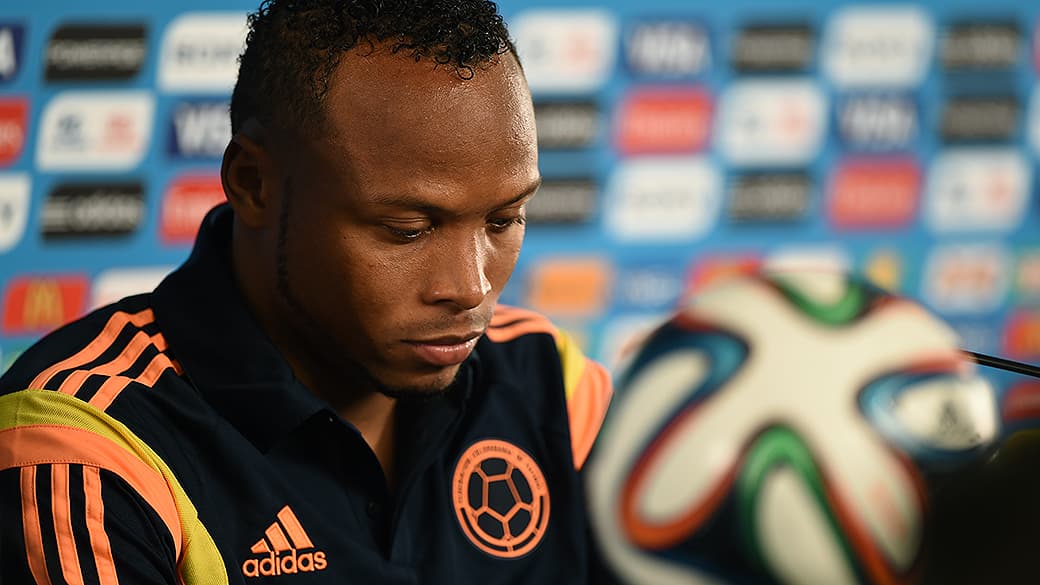 O colombiano Zuñiga diz que não houve maldade ao machucar Neymar