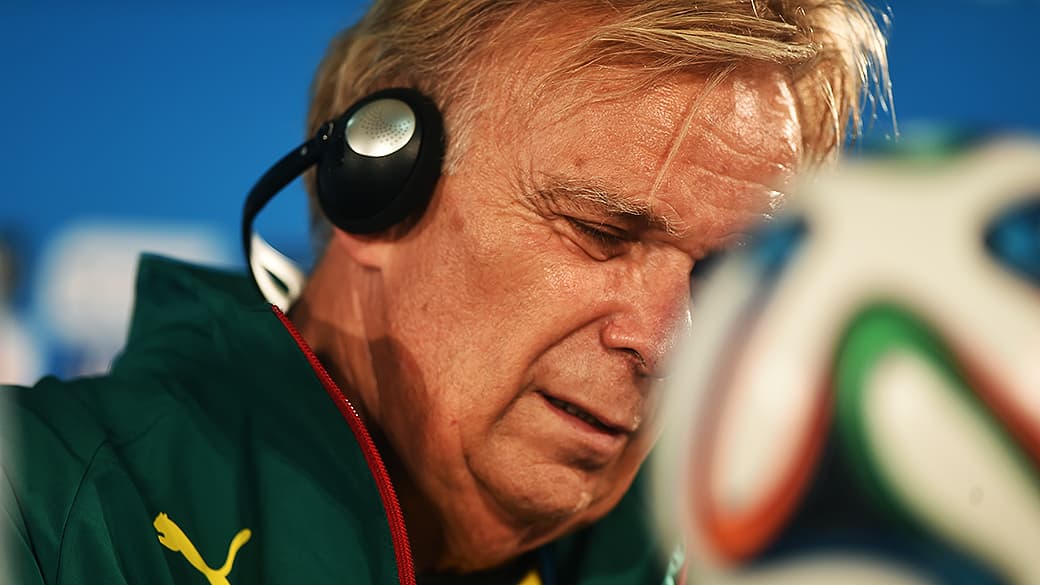 O Técnico da Seleção de Camarões, Volker Finke, durante coletiva de imprensa, em Brasília