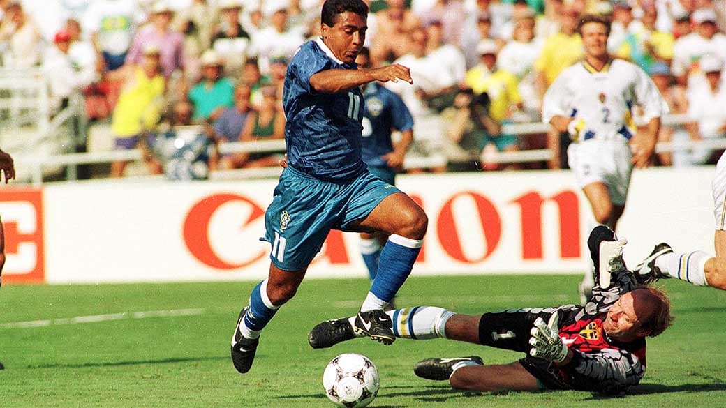 Assim como a seleção dependeu em 1994 de Romário, Brasil de hoje depende de Neymar, que quer a bola e gosta do drible