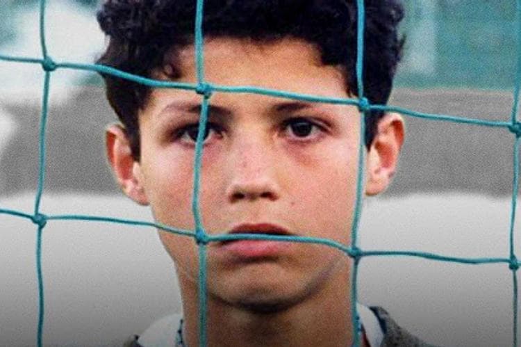 Foto de Cristiano Ronaldo na adolescência causou polêmica entre Nike e Adidas