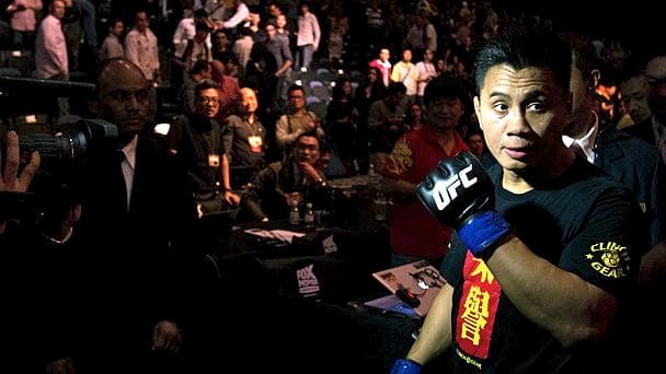 Cung Le comemora sua vitória no UFC em Macau, no último sábado