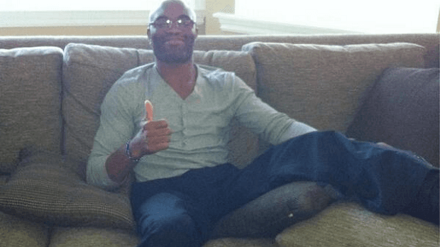 Dana White publicou uma foto de Anderson Silva e afirmou que ele está se sentindo ótimo