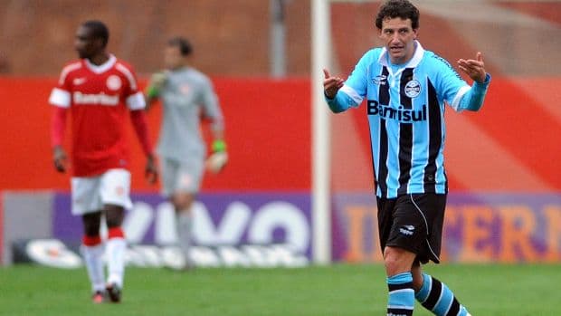 Elano marcou o único gol do confronto