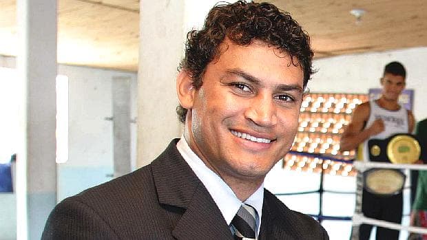 Em 2010, Acelino 'Popó' Freitas foi eleito deputado federal da Bahia pelo PRB por ser primeiro suplente