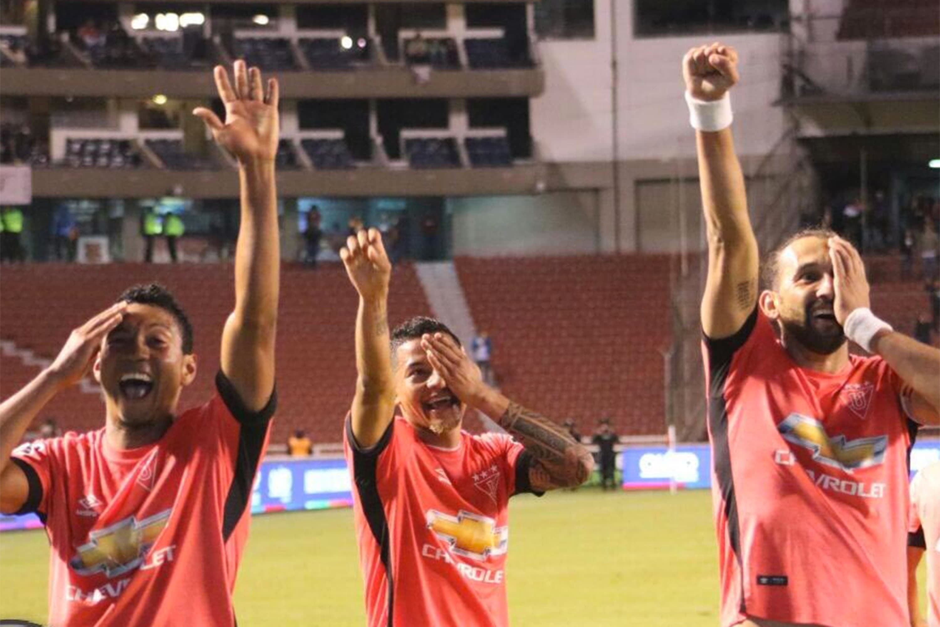 Hernán Barcos comemora gol da LDU