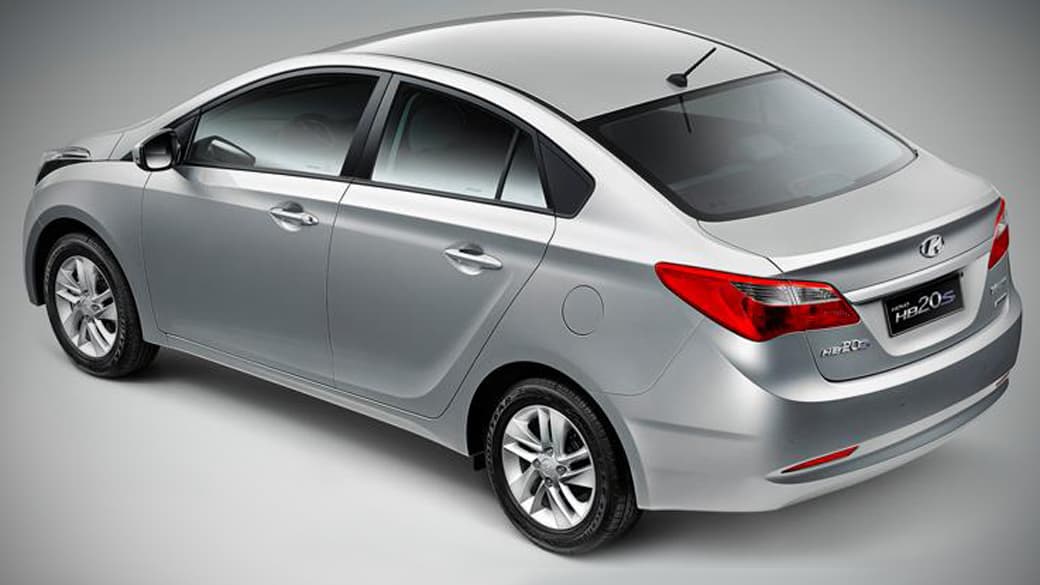 HB20 sedã: versão de entrada já traz ar-condicionado, direção hidráulica, airbag duplo e Bluetooth