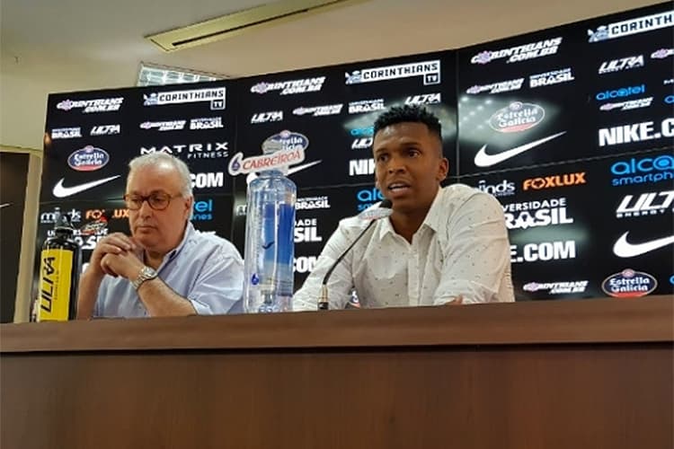 Jô se despede do Corinthians