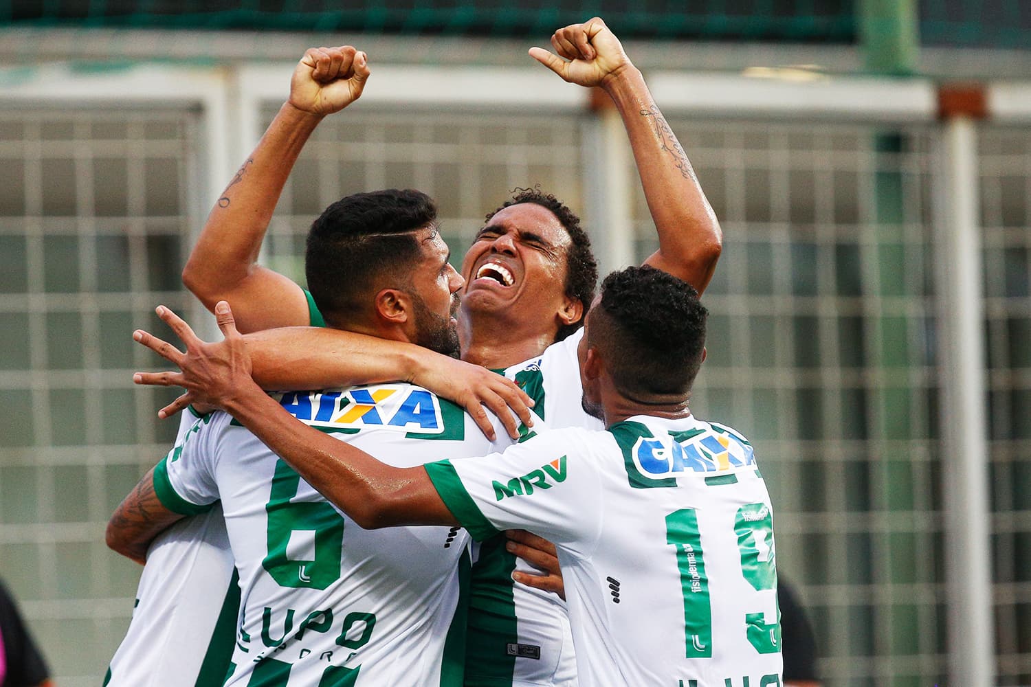 O jogador Rafael Lima, do América-MG, comemora gol durante partida contra o CRB, no Estádio Independência, em Belo Horizonte (MG) - 25/11/2017