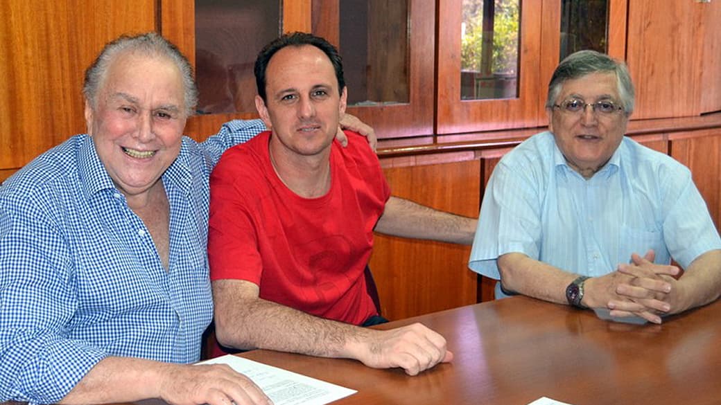 Rogério Ceni renova com o São Paulo até dezembro de 2014