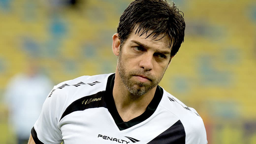 Juninho Pernambucano do Vasco no jogo contra o Fluminense, pelo Campeonato Brasileiro