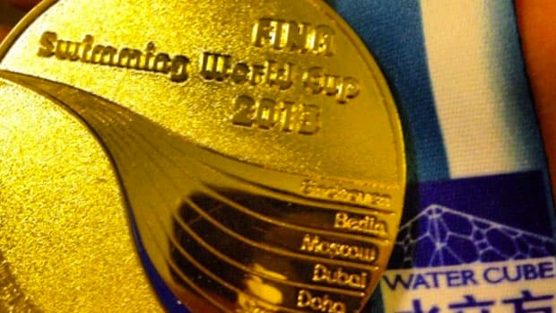 Nicholas Santos postou nas redes sociais a foto da medalha de ouro
