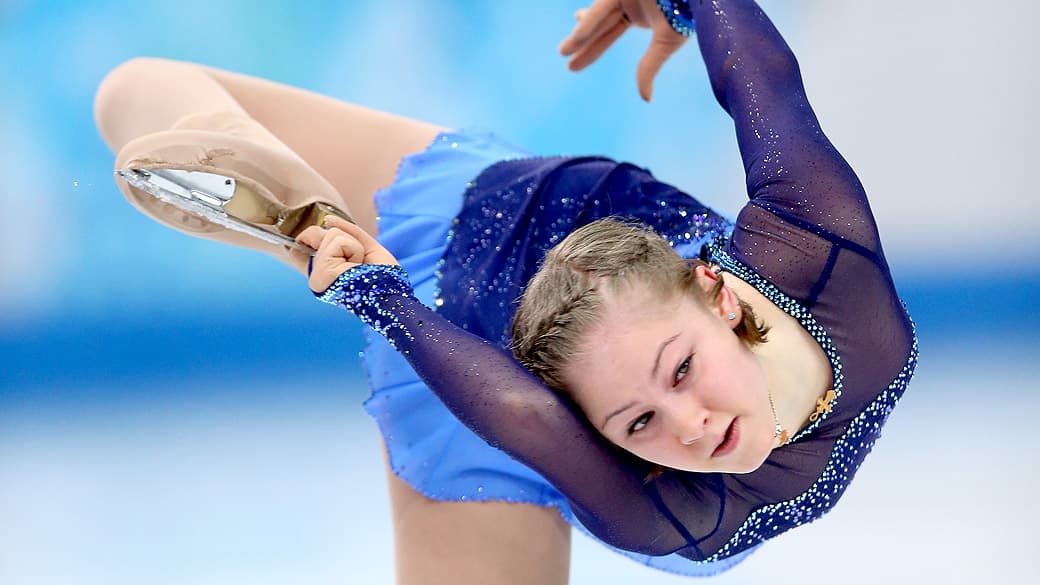 A russa Julia Lipnitskaia durante a prova de patinação artística: queda sem explicação