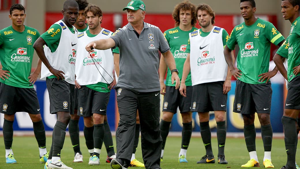 Seleção brasileira enfrenta a Austrália, às 16h, em Brasília
