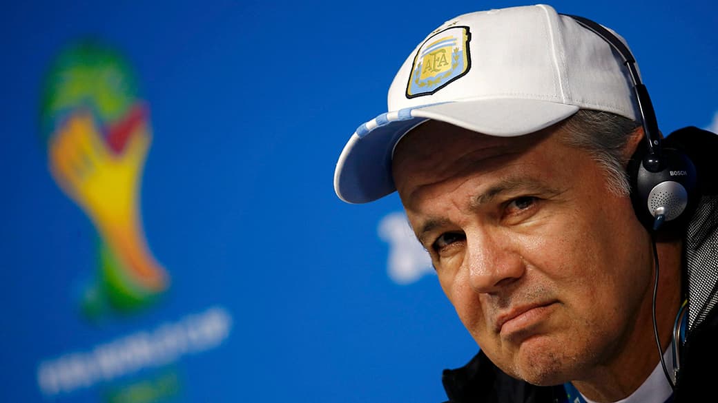 O técnico da Argentina, Alejandro Sabella, durante coletiva de imprensa, na arena Corinthians, em São Paulo