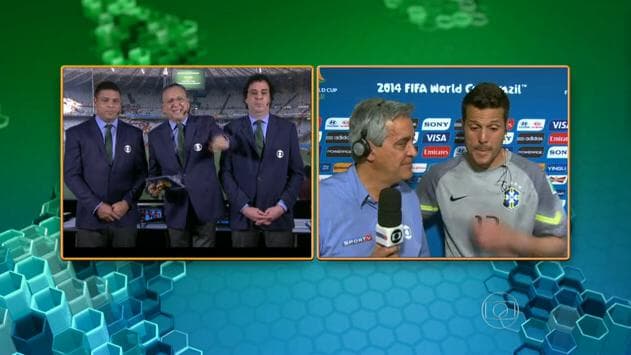 Ao final do jogo, equipe da Rede Globo parabenizou Júlio César por suas defesas