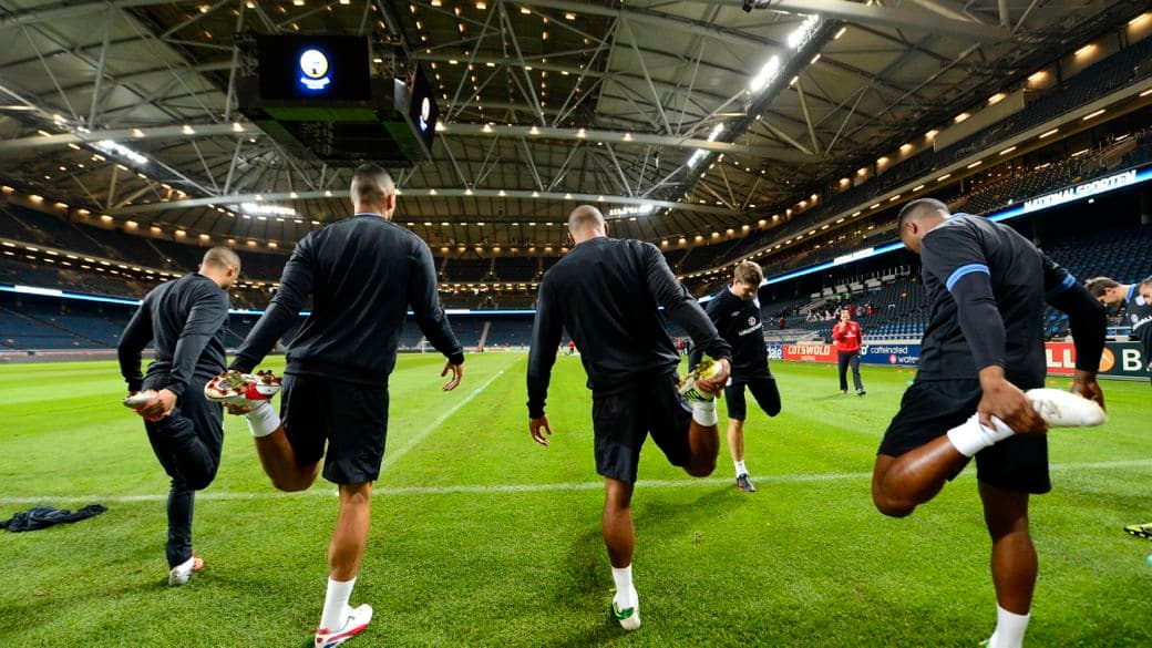 Jogadores da seleção inglesa conhecem o novo estádio de Estocolmo, na Suécia, onde acontece o amistoso entre as duas seleções nesta quarta