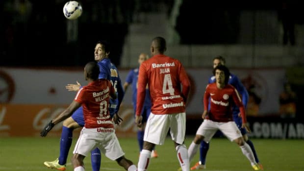 Internacional perde para o Cruzeiro por 1 a 3, no Estácio Centenário