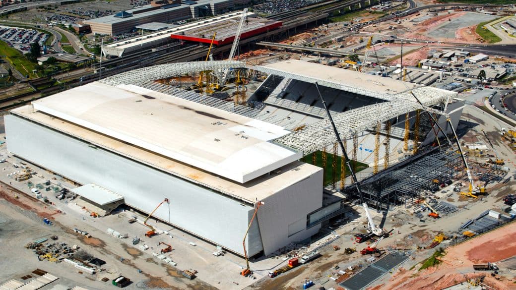 Itaquerão ainda segue com obras paradas na montagem das arquibancadas provisórias