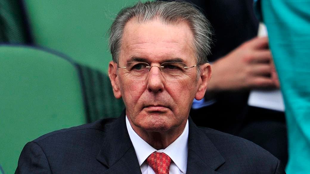 Jacques Rogge, presidente do Comitê Olímpico Internacional: "Estamos preocupados e oferecemos ajuda"