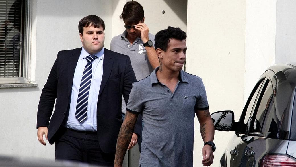 Jogador Bernardo, do Vasco, prestou depoimento na 21ª DP