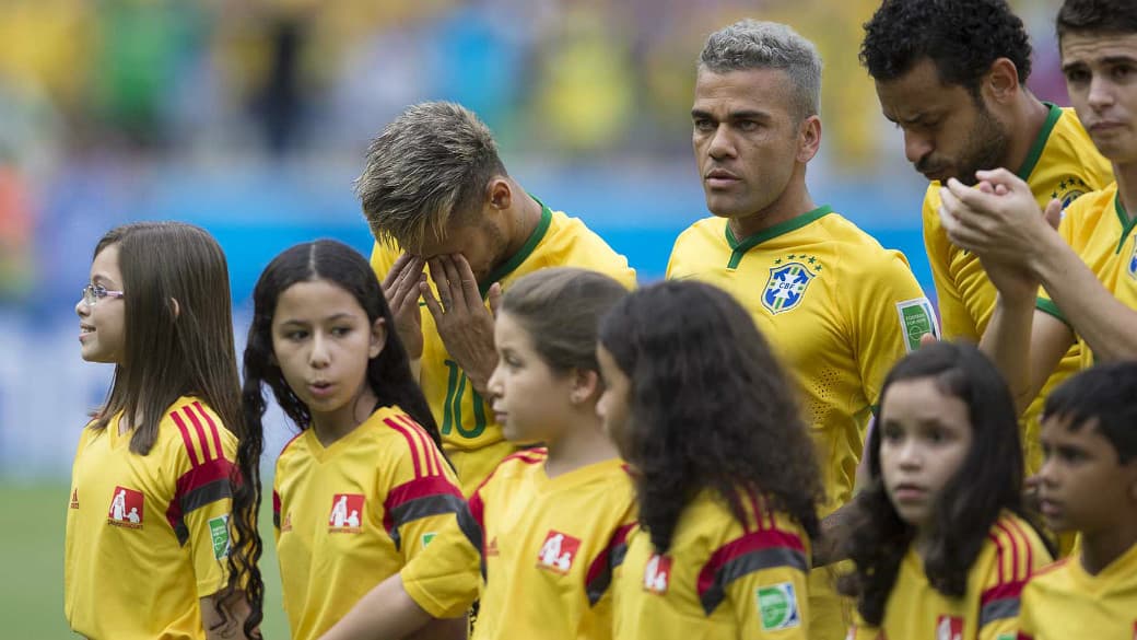 Neymar, como todos na seleção, está acostumado à pressão. Seu choro no hino não é problema