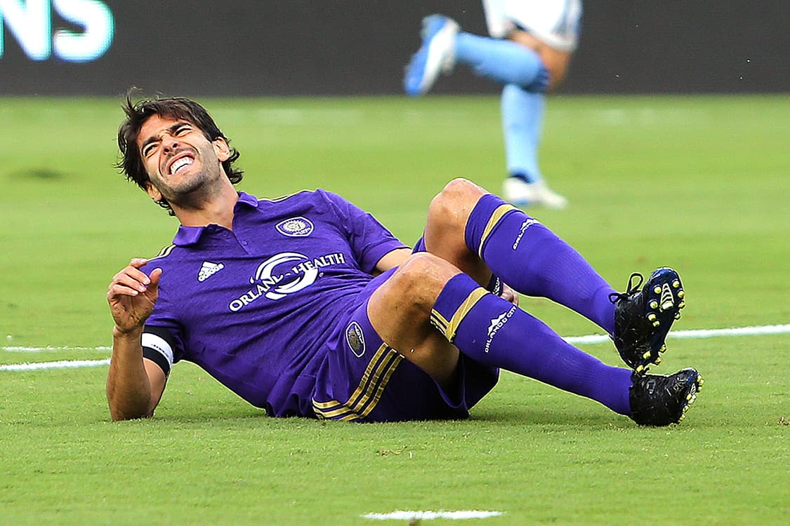 Kaká, do Orlando City, se contunde durante jogo contra o New York City FC, em Orlando