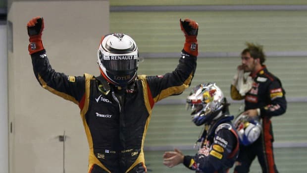 Kimi Raikkonen celebra vitória no Grande Prêmio de Abu Dhabi