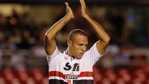 Luis Fabiano voltou ao time do São Paulo na noite desta quarta-feira