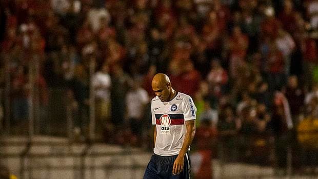 Souza durante partida entre Portuguesa x Bahia