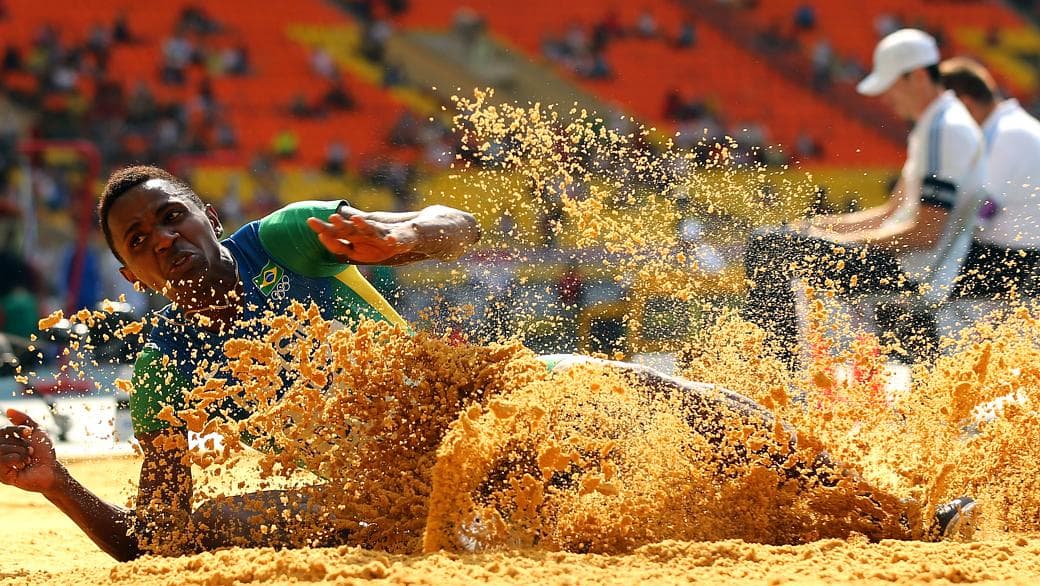 Mauro Vinícius da Silva, conhecido como Duda, na classificatória do salto em distância