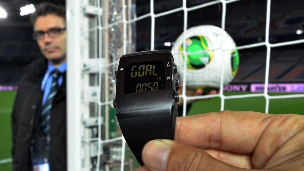 A tecnologia que identifica a entrada da bola no gol é exibida antes da estreia do Mundial de Clubes da Fifa