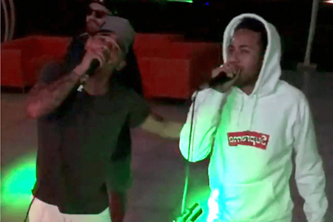 Neymar e Gabriel Jesus, em Karaoke