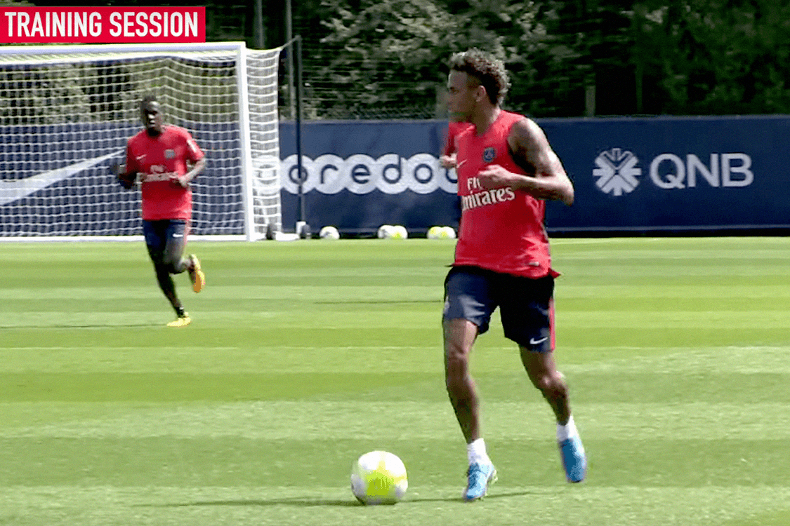 Neymar, durante treino do PSG