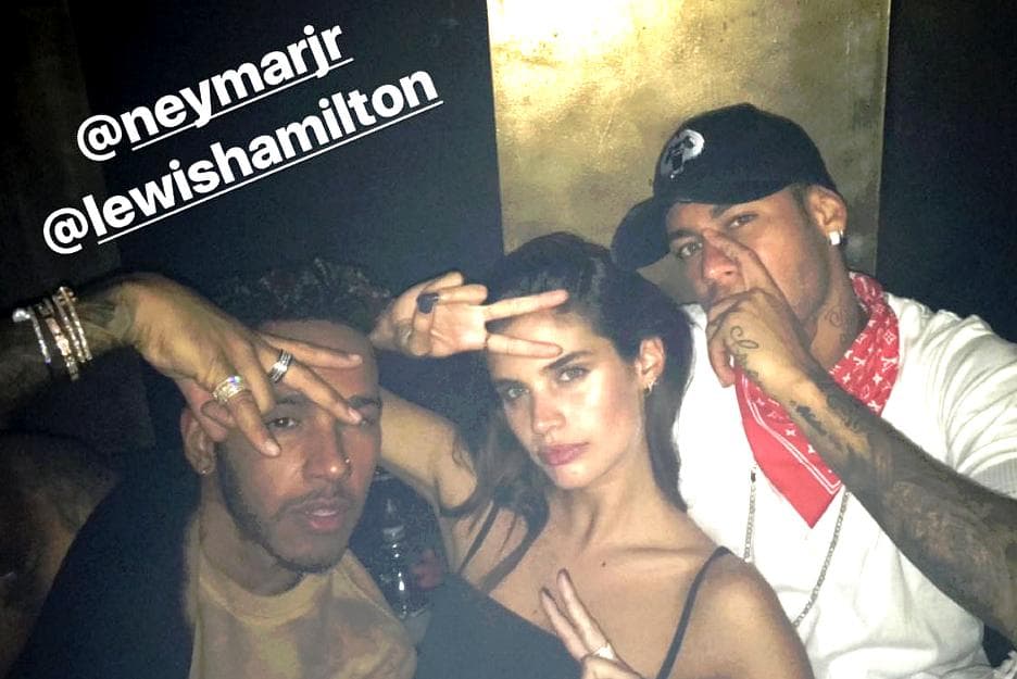 Hamilton, Sara Sampaio e Neymar durante festa em Londres -