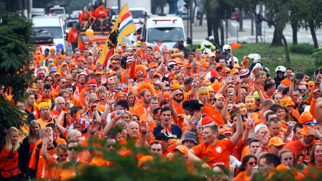 Orange Camping é um acampamento itinerante da torcida holandesa para grandes eventos esportivos