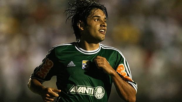 Tiago Real comemora gol do Palmeiras contra o ASA