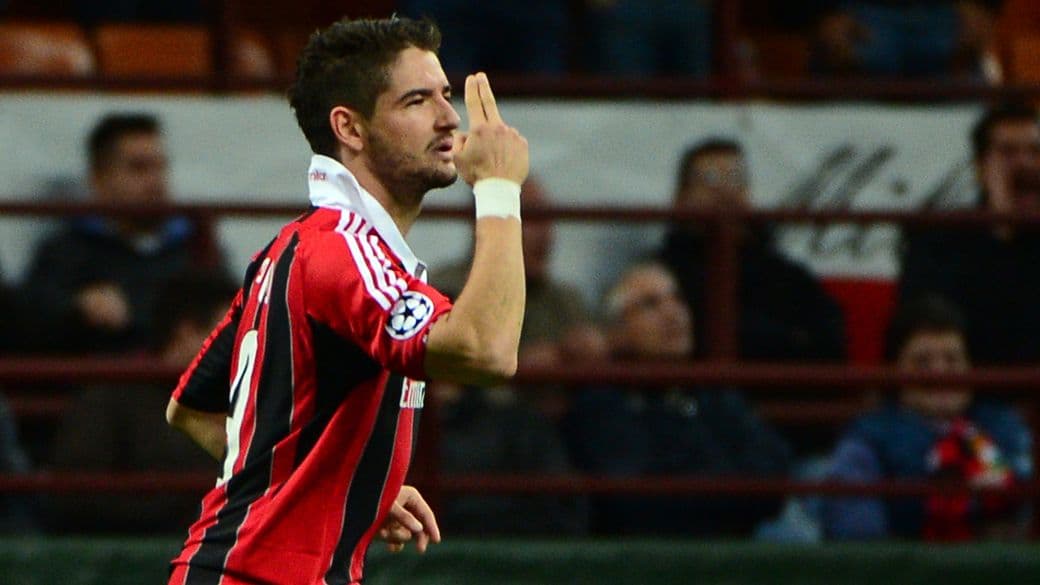 Pato, do Milan, comemora seu gol contra o Málaga, pela Liga dos Campeões