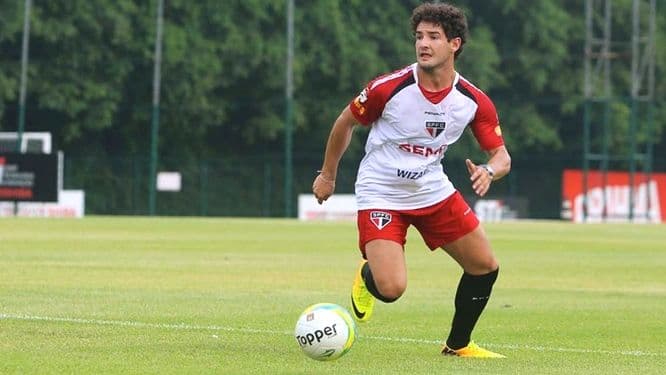 Alexandre Pato em seu primeiro treino pelo São Paulo