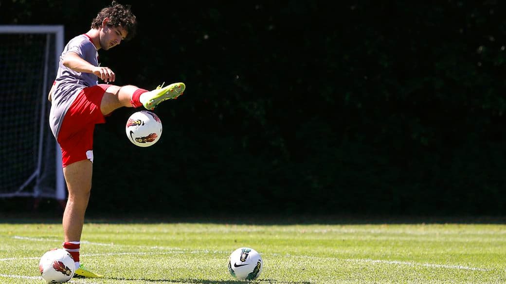Alexandre Pato treina para o jogo entre São Paulo e CSA, pela Copa do Brasil