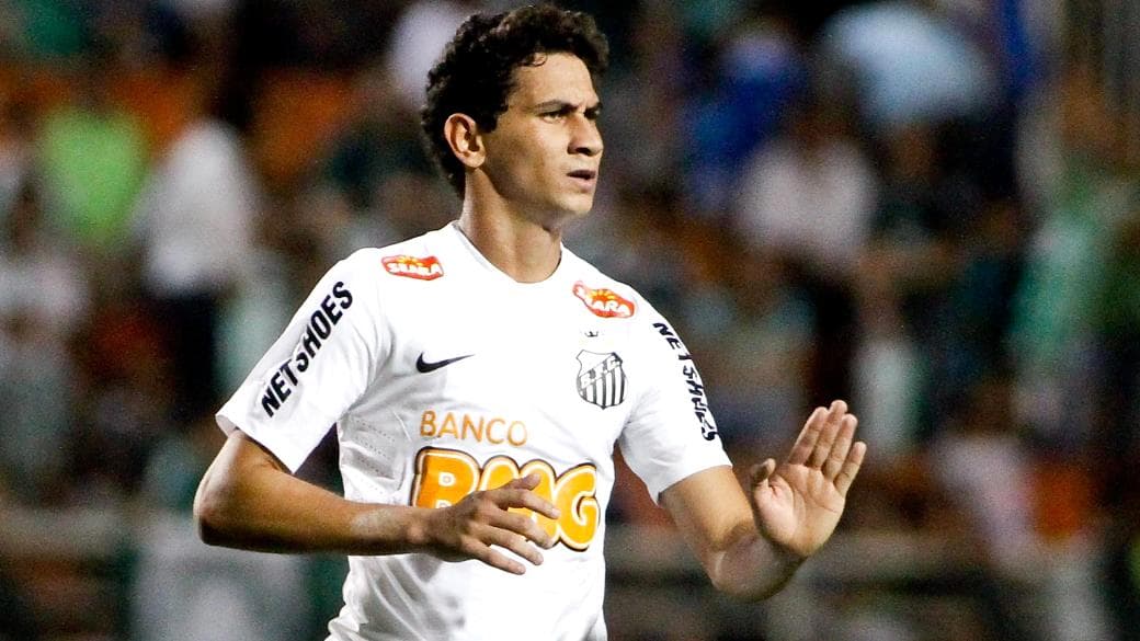 Ganso trocou o Santos pelo rival São Paulo em 2012 -