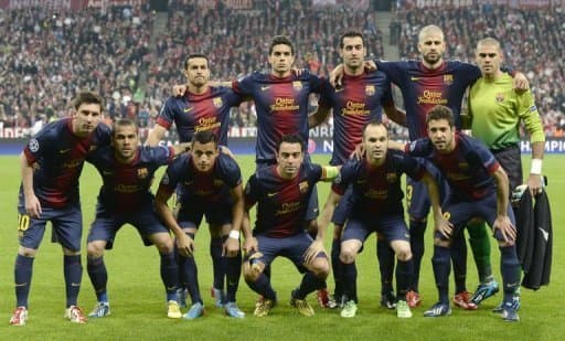 Os jogadores do Barcelona posam para fotos antes da partida contra o Bayern de Munique, 23 de abril, 2013