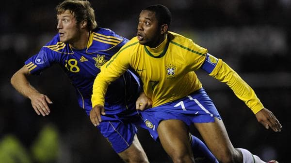 Robinho atuando pela seleção brasileira