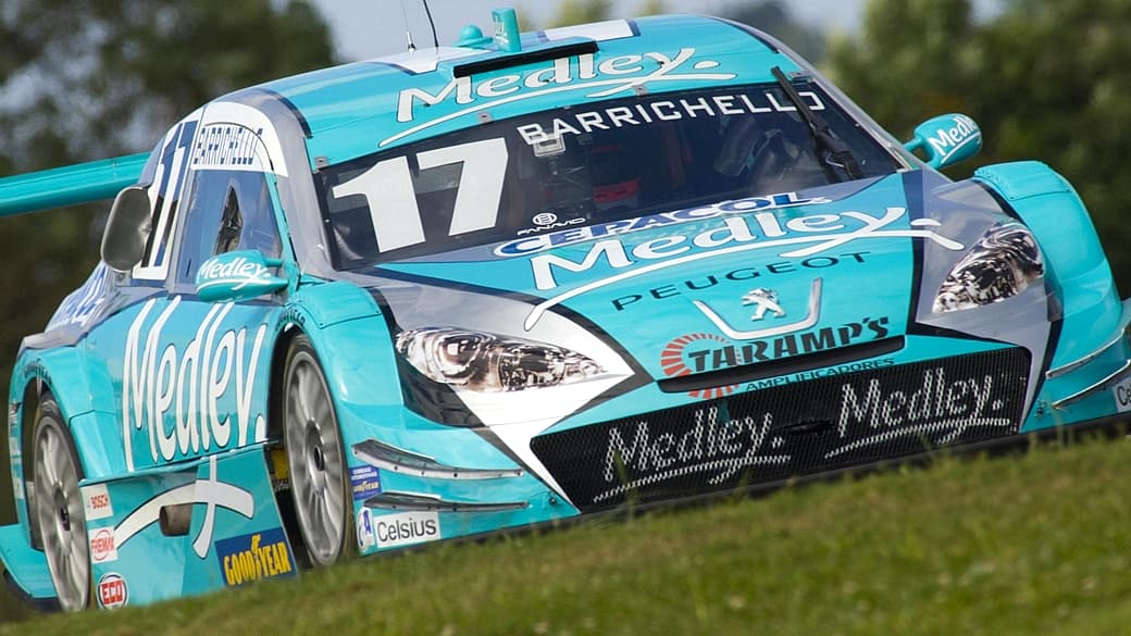 Barrichello fez estreia discreta na Stock Car em Curitiba