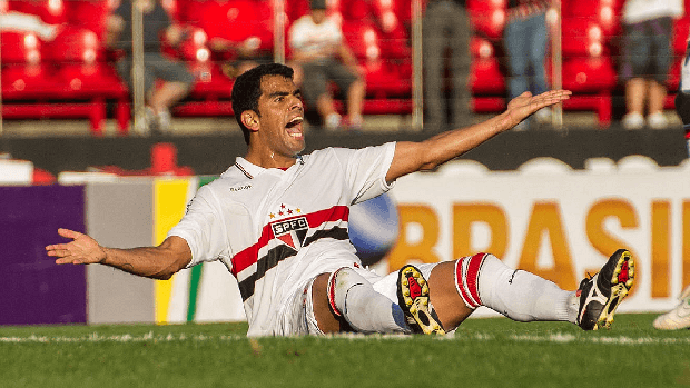 São Paulo perde a segunda consecutiva e fica a seis pontos da zona de classificação à Libertadores