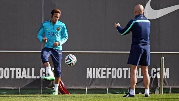 Se recuperando de lesão, Neymar já treina com bola no Barcelona