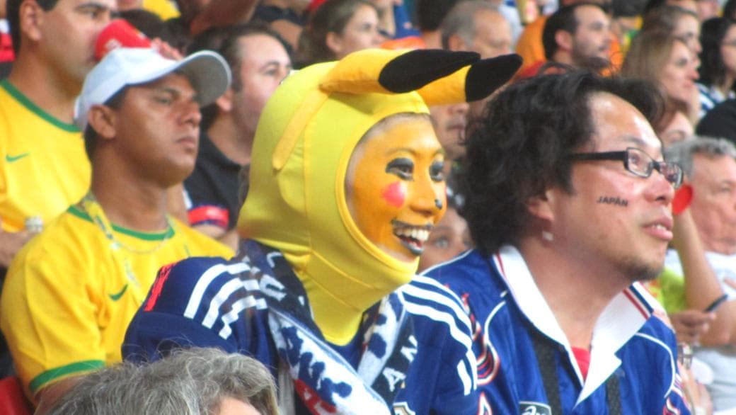 Torcedora japonesa se vestiu de Pikachu, tradicional desenho animado do país